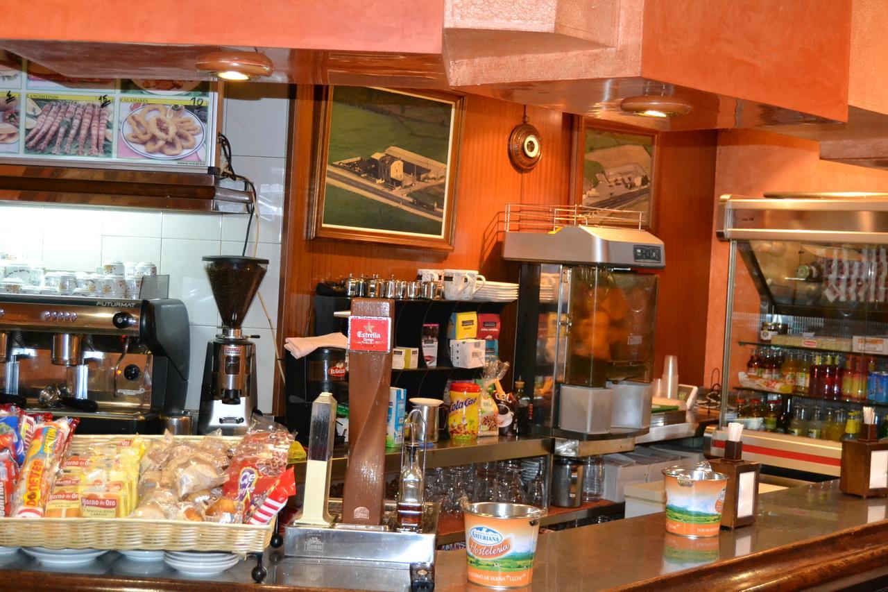 Hotel Restaurante Las Camelias Jarrio Kültér fotó