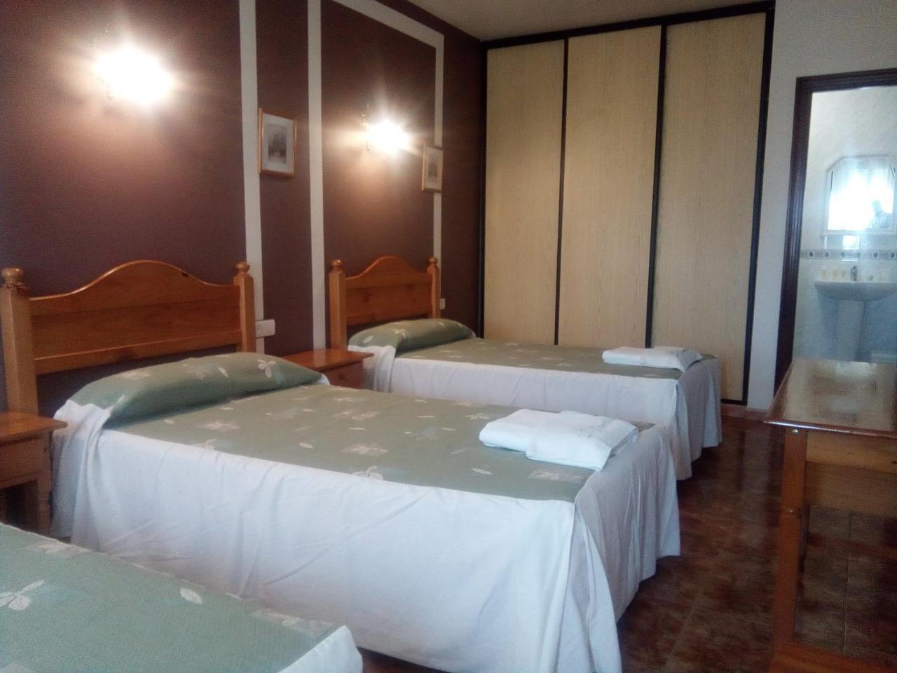 Hotel Restaurante Las Camelias Jarrio Kültér fotó